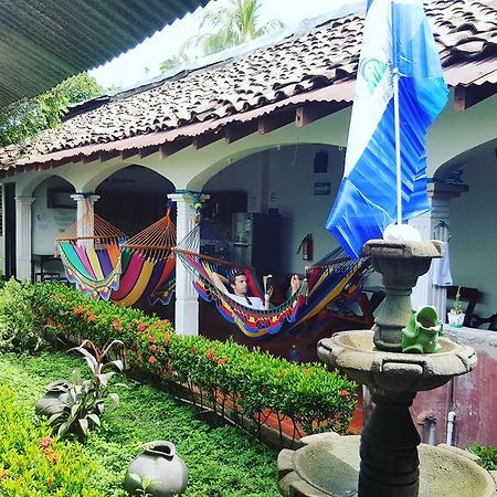 Hostal El Jardin Leon Exterior photo