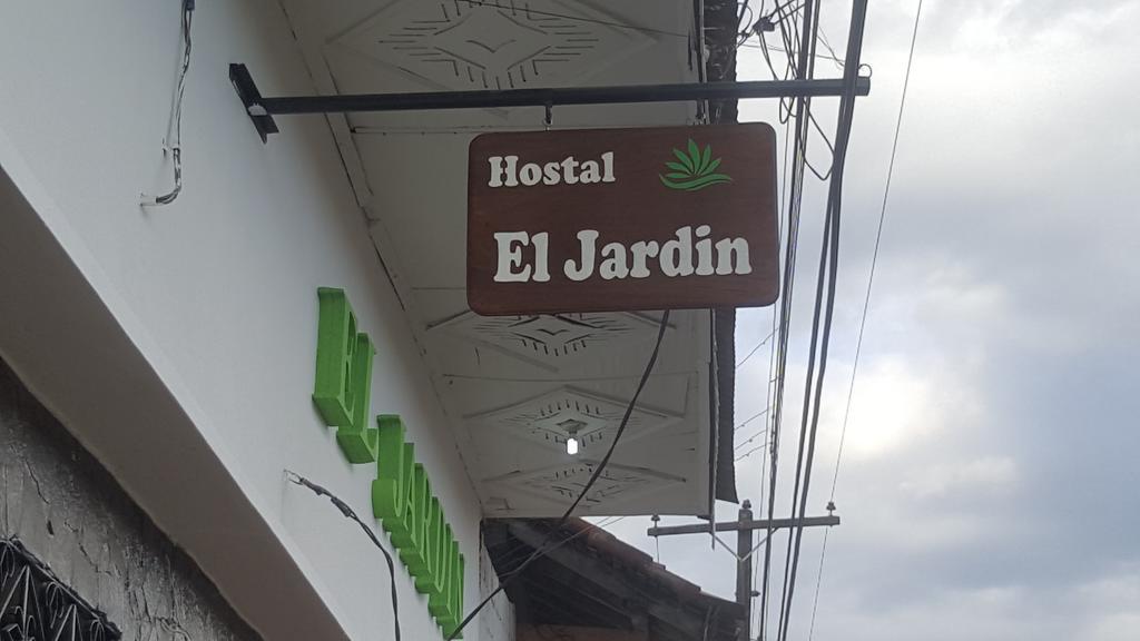 Hostal El Jardin Hostel Leon Exterior photo