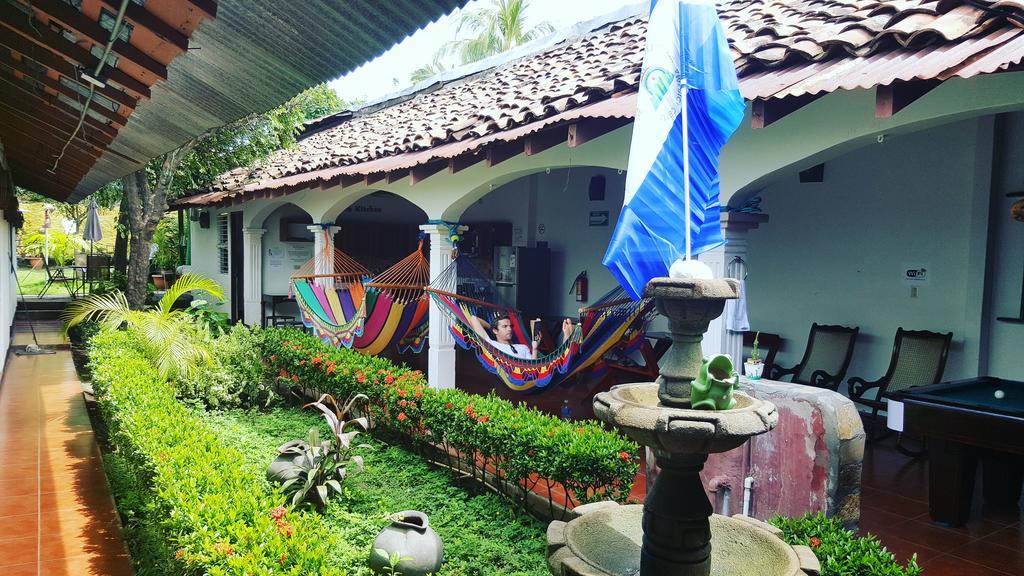 Hostal El Jardin Leon Exterior photo